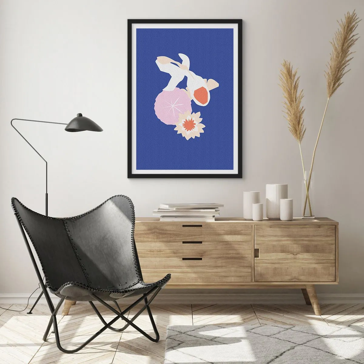 Plagát v čiernom ráme - Koi ryby obklopené kvetmi na intenzívnom pozadí - 50x70cm - Kompozícia kvetov a pukov - Moderná nástenná dekorácia do obývacej izby a spálne ARTTOR