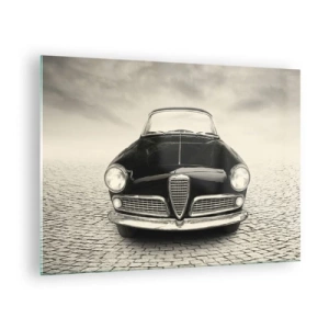 Obraz na skle - Klasické auto na dláždenej ceste v čiernobielej farbe - 70x50cm - Ako ma nemilovať? - Moderná nástenná dekorácia do obývacej izby a spálne ARTTOR