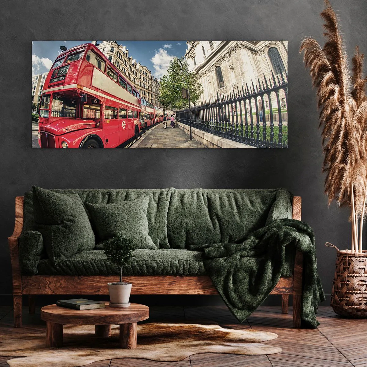 Obraz na plátne - Londýnska ulica v sivej a červenej - 160x50 cm