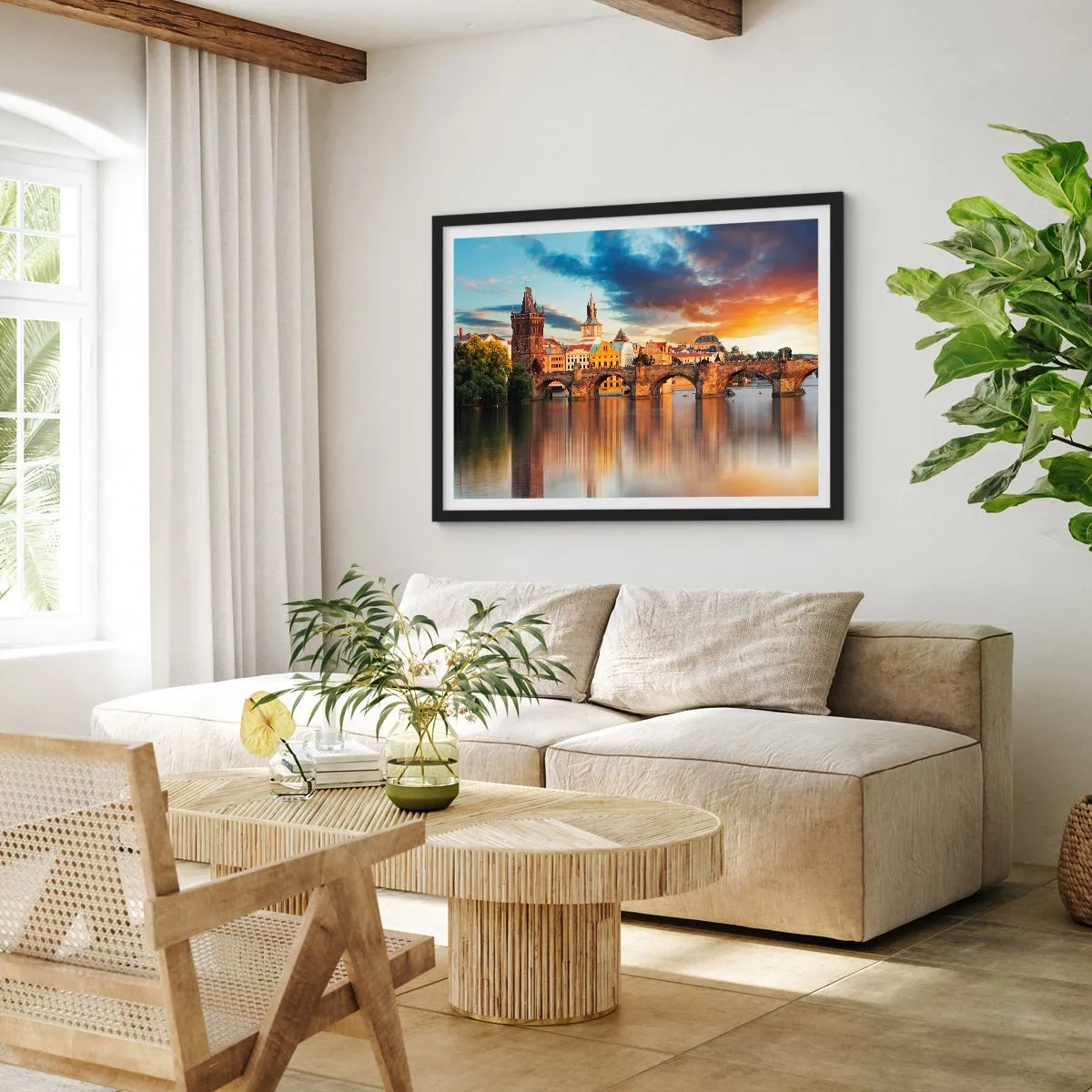 Plagát v čiernom ráme - Krásna od pradávna - 91x61 cm