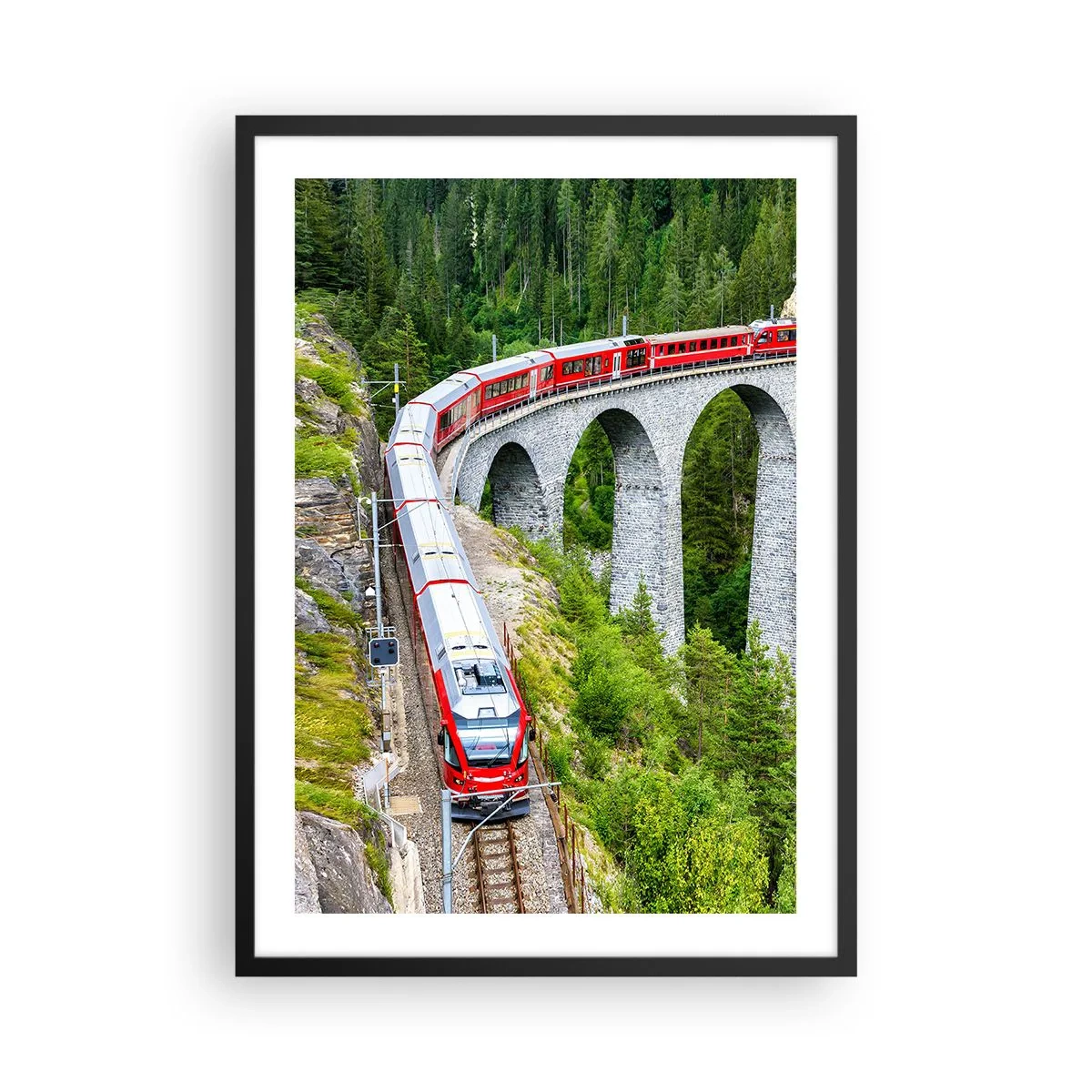 Plagát v čiernom ráme - Červený vlak na viadukte obklopenom zeleným lesom - 50x70cm - Horský výhľad priamo z vlaku - Moderná nástenná dekorácia do obývacej izby a spálne ARTTOR
