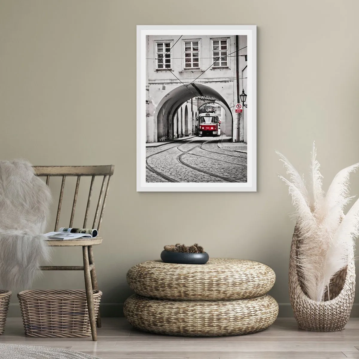Plagát v bielom ráme - Mestským labyrintom - 50x70 cm