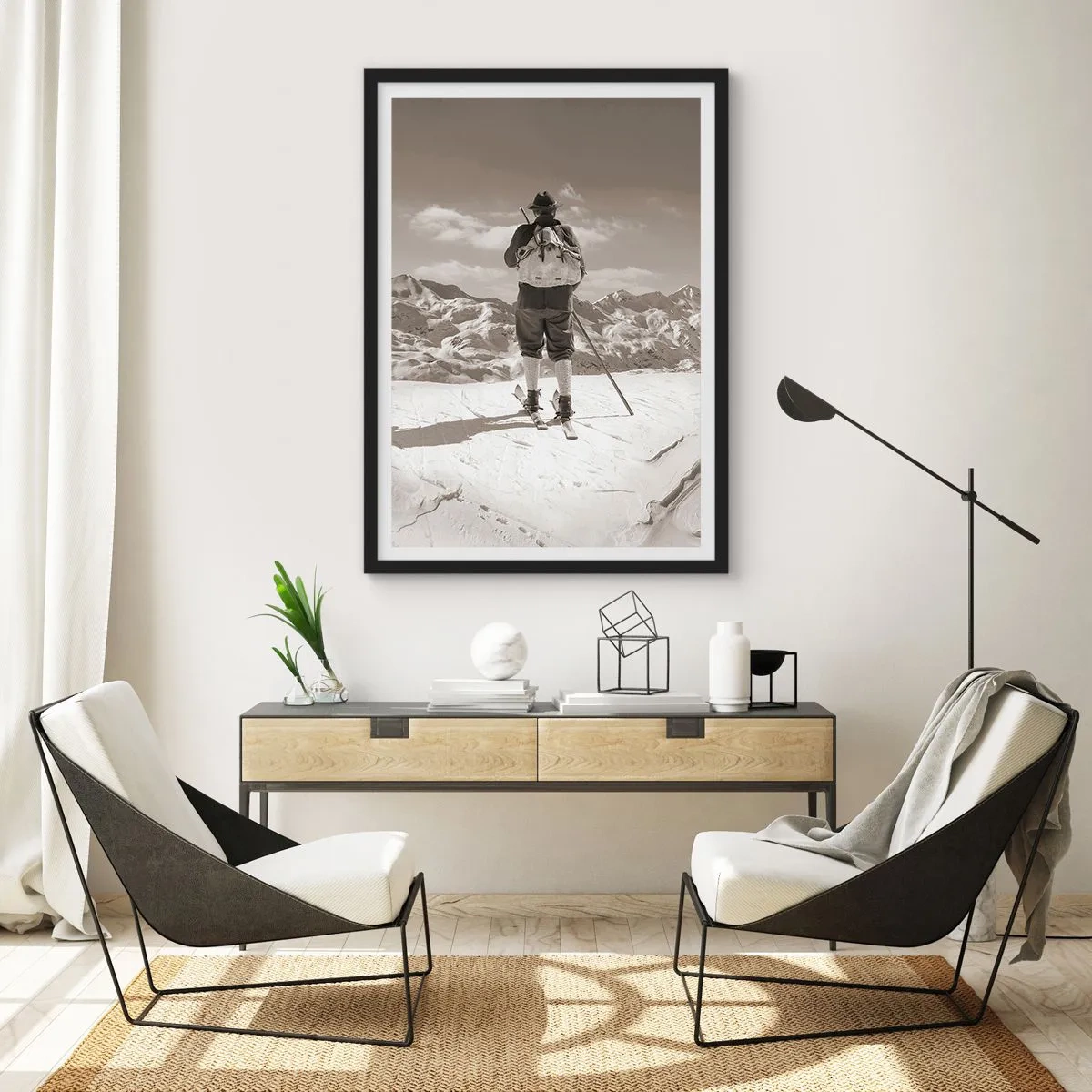 Plagát v čiernom ráme - Lyžiar v retro štýle s horami v pozadí - 50x70cm - Rovnaké hory - Moderná nástenná dekorácia do obývacej izby a spálne ARTTOR