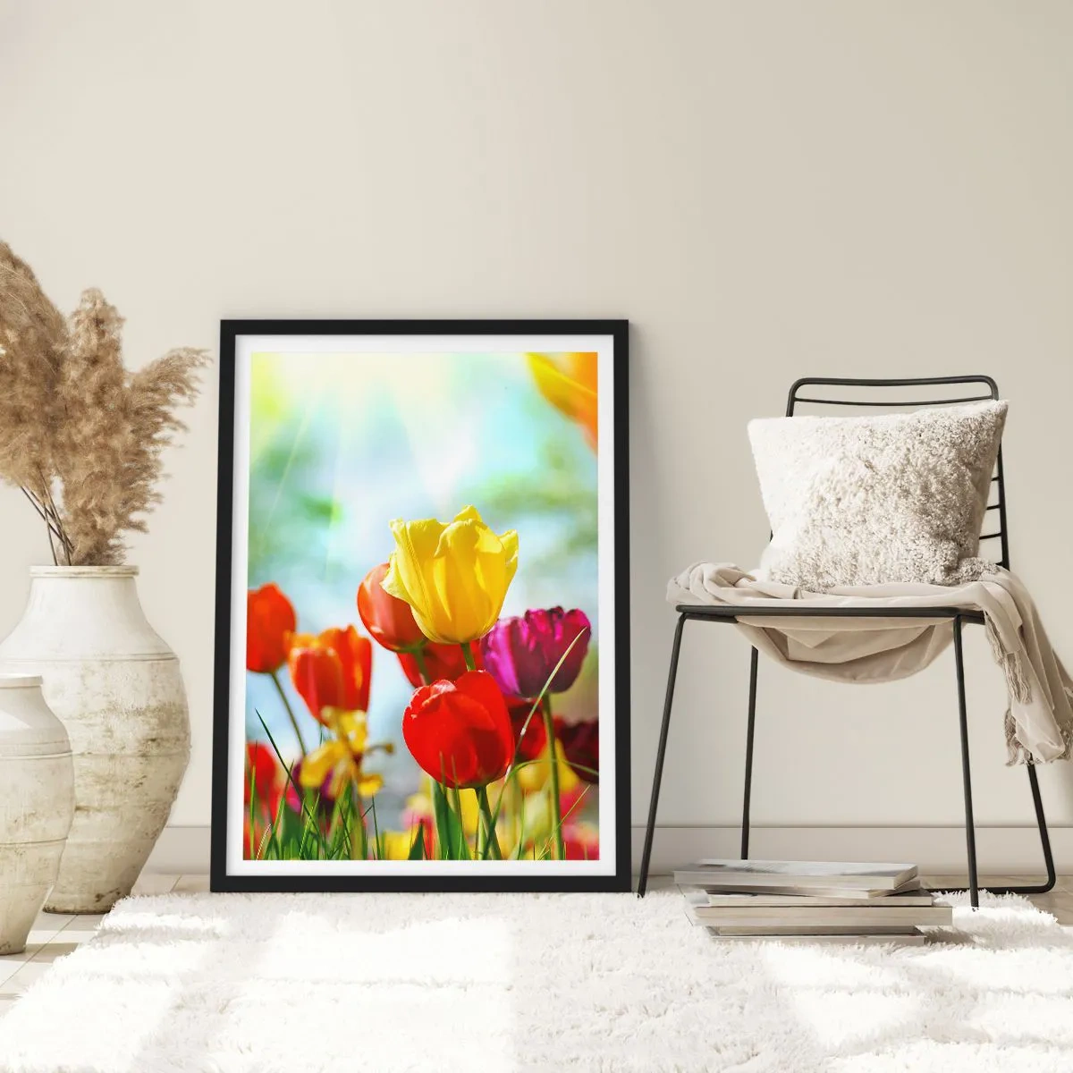 Plagát v čiernom ráme - Farebné tulipány na slnku - 50x70cm - Všetky farby slnka - Moderná nástenná dekorácia do obývacej izby a spálne ARTTOR