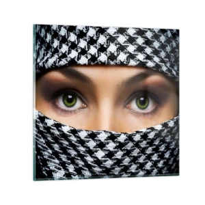 Obraz na skle - Portrét zahalenej zelenookej krásky - 60x60 cm