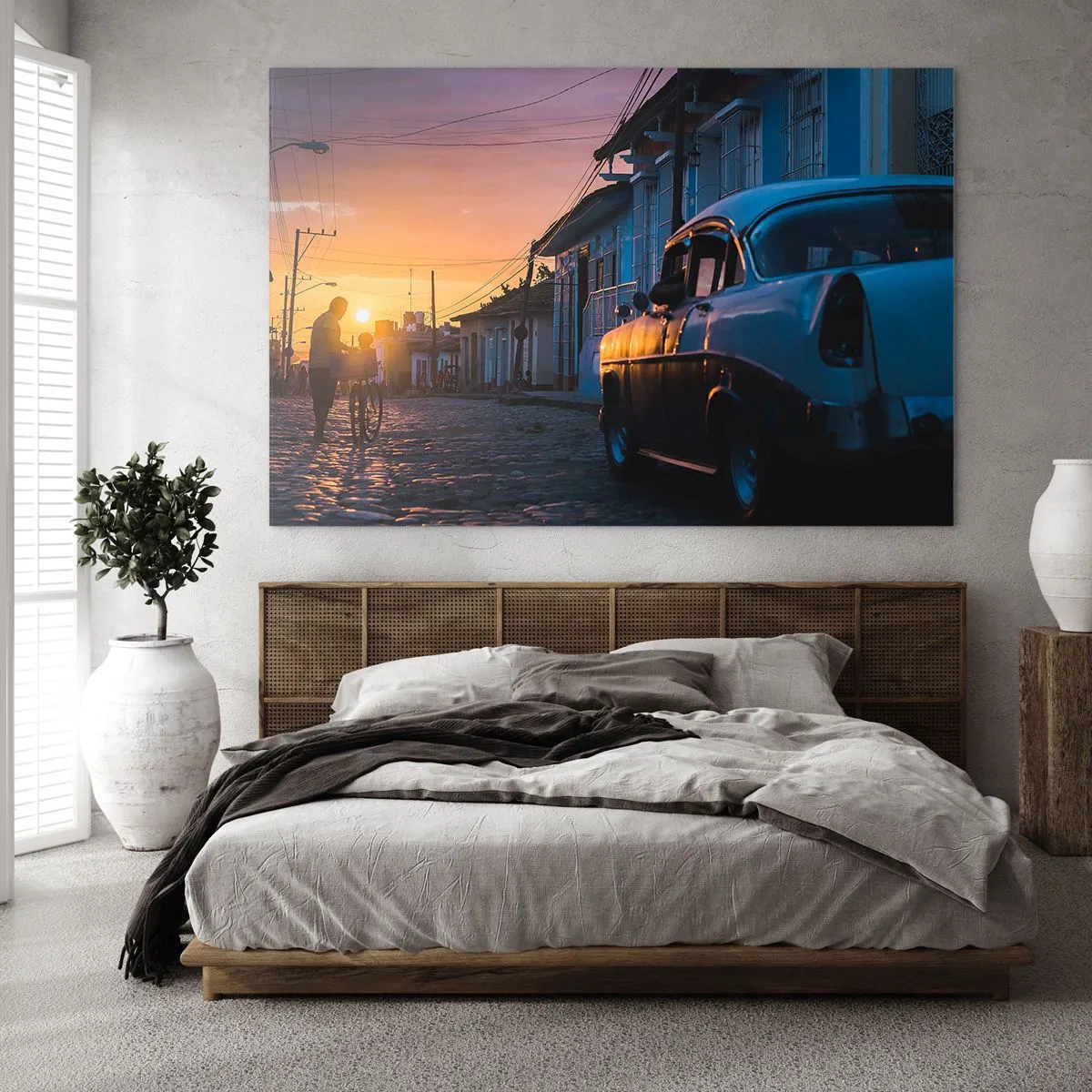 Obraz na skle - Atmosférická ulica s klasickým autom pri západe slnka - 70x50cm - Tu spomaľuje čas - Moderná nástenná dekorácia do obývacej izby a spálne ARTTOR