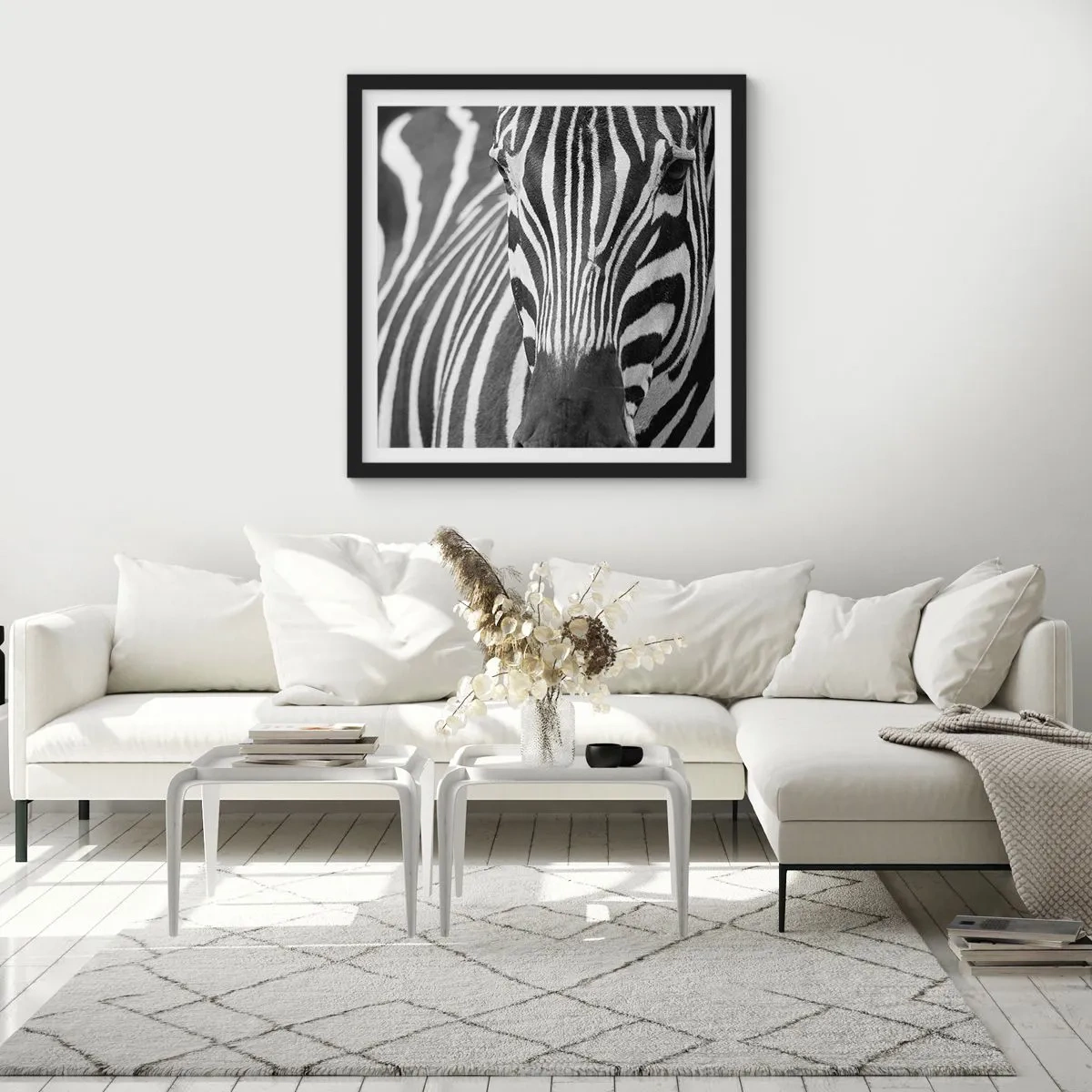 Plagát v čiernom ráme - Svet je čierno-biely - 30x30 cm