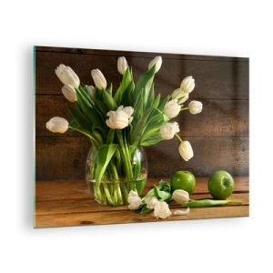 Obraz na skle - Váza s bielymi tulipánmi a zelenými jablkami na drevenom stole - 70x50cm - Šťavnaté a čerstvé v zelenej a bielej - Moderná nástenná dekorácia do obývacej izby a spálne ARTTOR