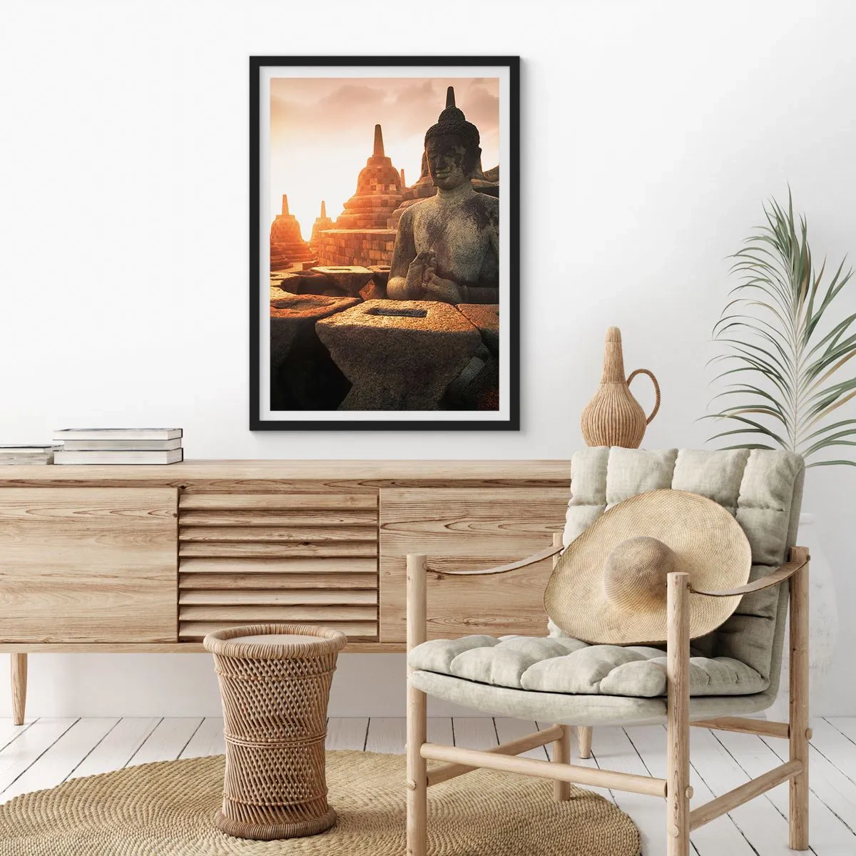 Plagát v čiernom ráme - Socha Budhu s chrámami v pozadí pri západe slnka - 50x70cm - Počasie veľkej múdrosti - Moderná nástenná dekorácia do obývacej izby a spálne ARTTOR
