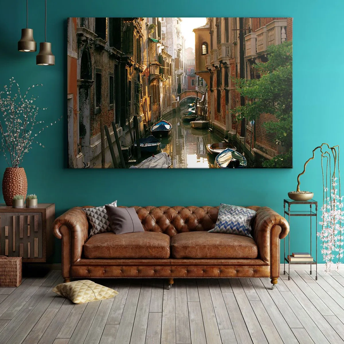 Obraz na plátne - Malebný kanál v Benátkach s loďkami a mostom - 70x50cm - V benátskom zákutí - Moderná nástenná dekorácia do obývacej izby a spálne ARTTOR