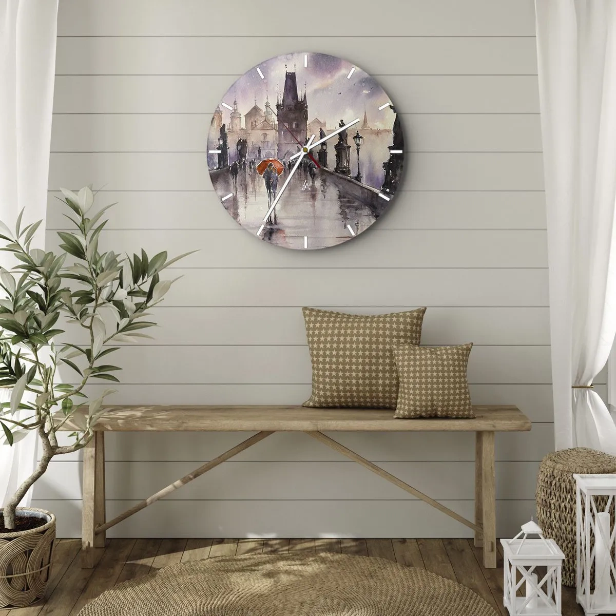 Nástenné hodiny - Romantická scéna na moste v daždi s oranžovým dáždnikom - 30x30cm - Ľudia sa nemenia - Moderná nástenná dekorácia do obývacej izby, kuchyne a spálne ARTTOR