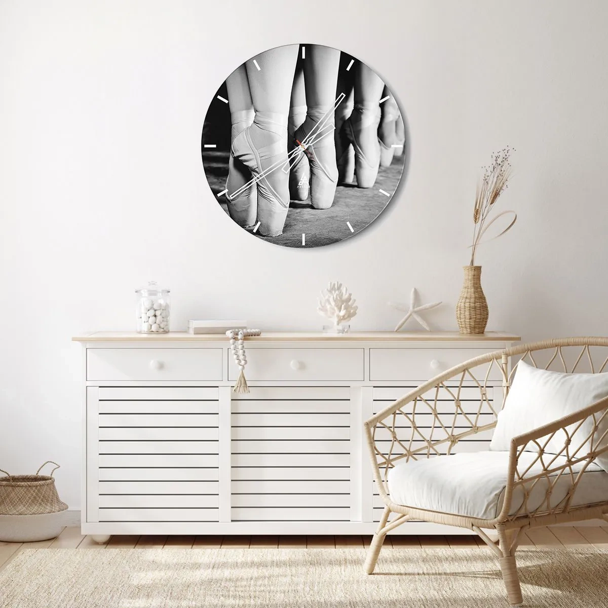 Nástenné hodiny - Čiernobiele baleríny v baletných špičkách - 30x30cm - Spoločne, ľahko - Moderná nástenná dekorácia do obývacej izby, kuchyne a spálne ARTTOR