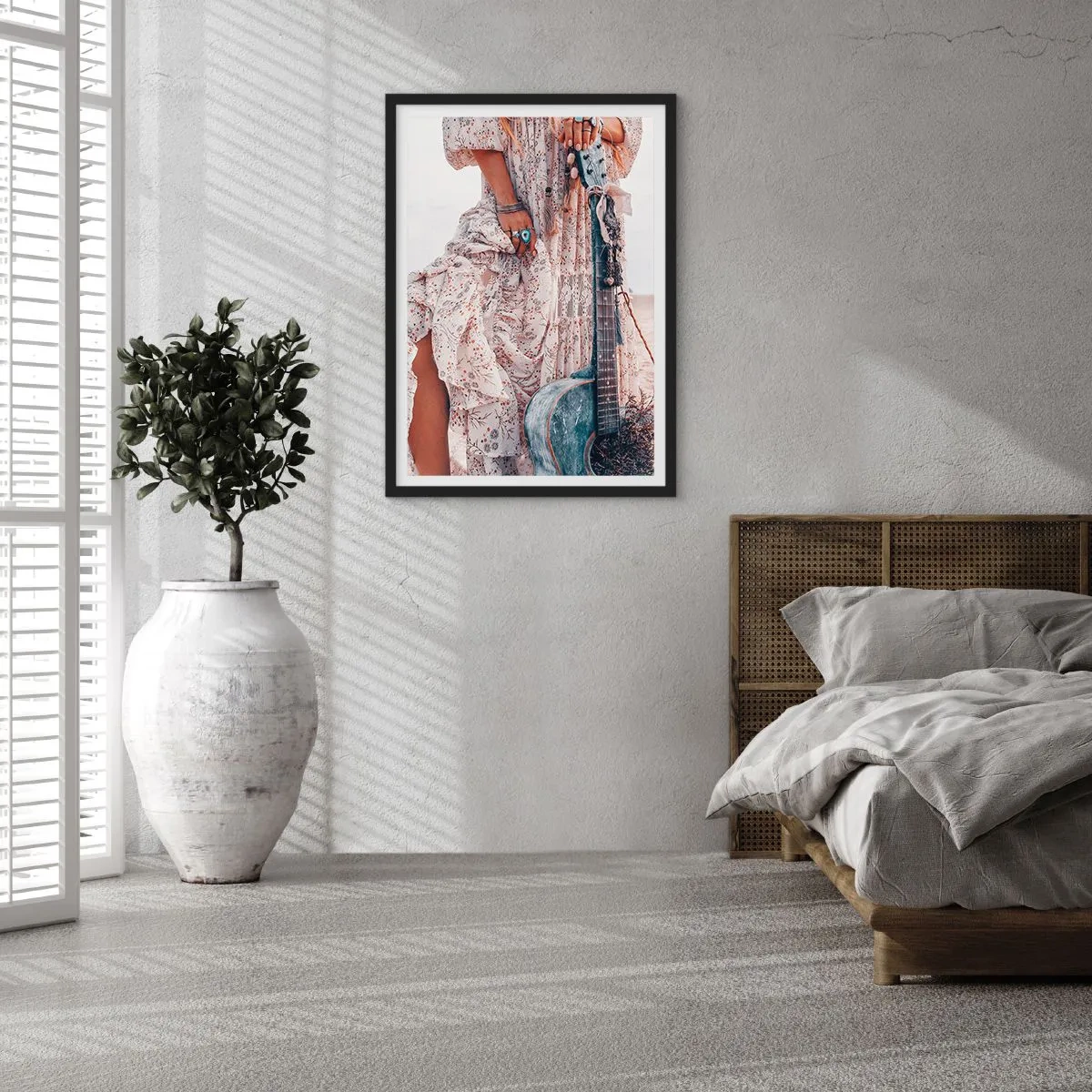 Plagát v čiernom ráme - Fragment šiat s ornamentmi a gitarou v boho štýle - 50x70cm - Kvetinové deti na ceste - Moderná nástenná dekorácia do obývacej izby a spálne ARTTOR
