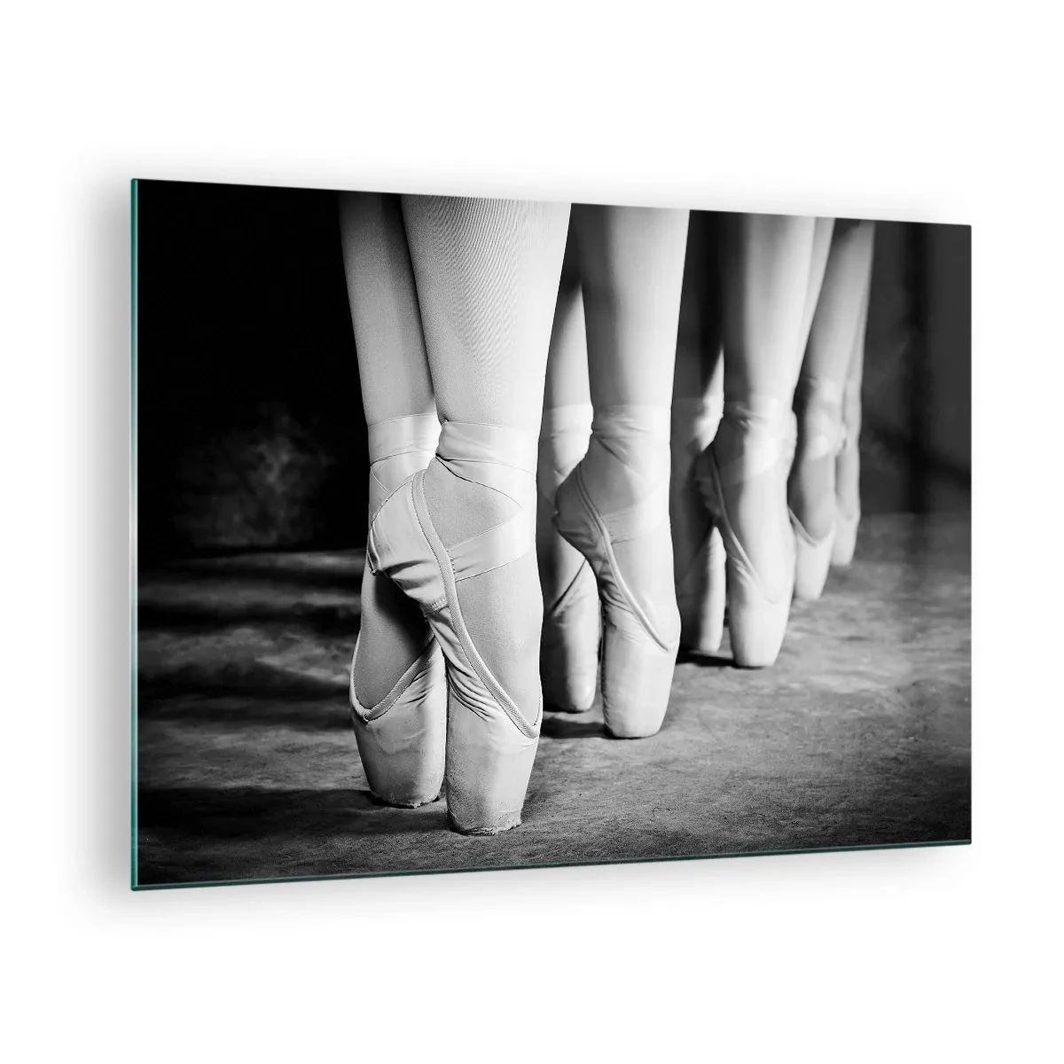 Obraz na skle - Baleríny na špičkách v čiernobielom prostredí - 70x50cm - Spoločne, ľahko - Moderná nástenná dekorácia do obývacej izby a spálne ARTTOR