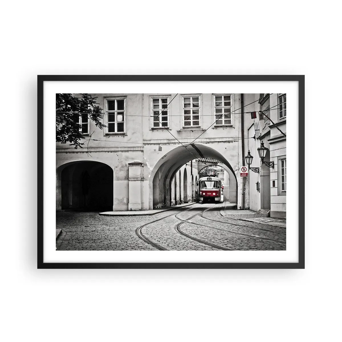 Plagát v čiernom ráme - Mestským labyrintom - 70x50 cm
