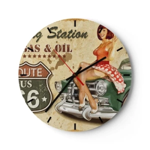 Nástenné hodiny - Pin-up dievča a retro auto - 30x30cm - Skvelé 40. roky - Moderná nástenná dekorácia do obývacej izby, kuchyne a spálne ARTTOR