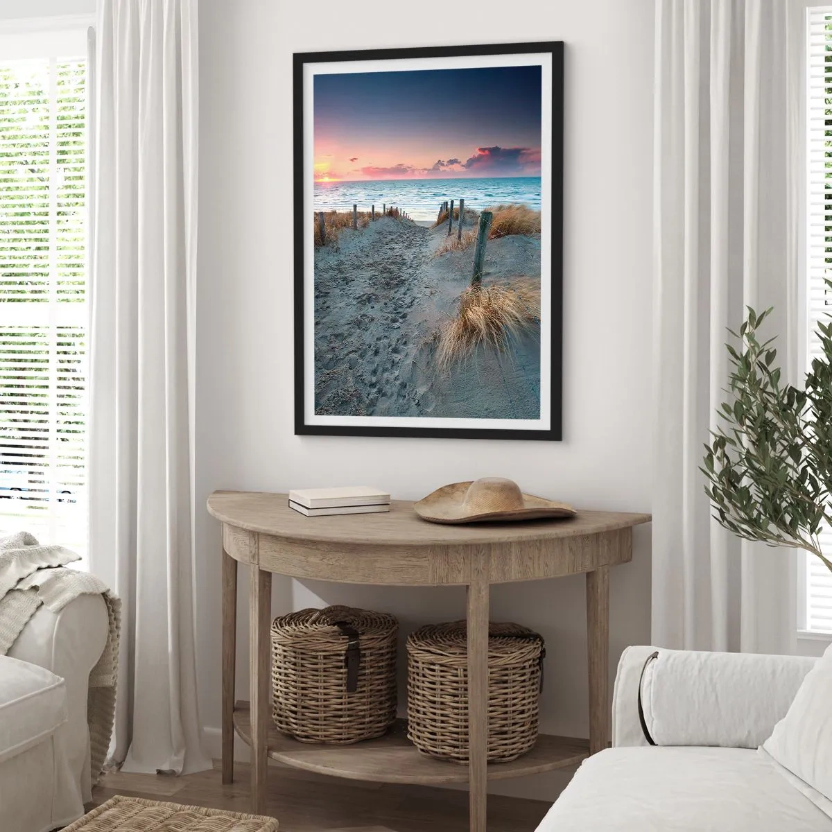 Plagát v čiernom ráme - Plážový chodník pri západe slnka s výhľadom na more - 50x70cm - Šiel by som s tebou na kraj světa… - Moderná nástenná dekorácia do obývacej izby a spálne ARTTOR