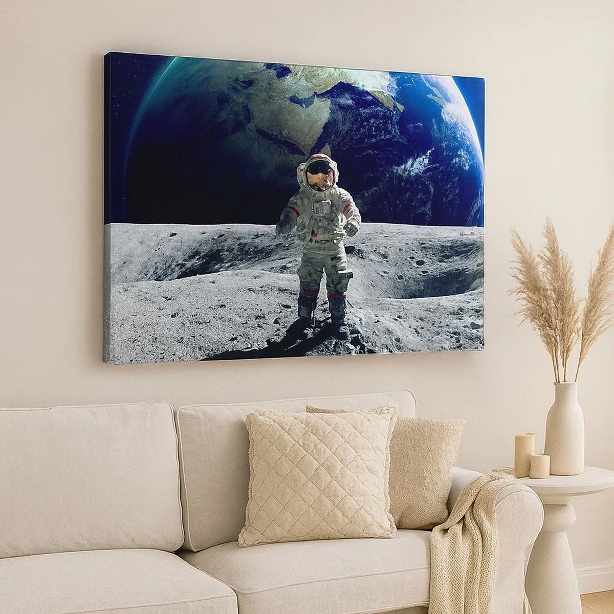 Obraz na plátne - Astronaut na povrchu Mesiaca so Zemou v pozadí - 70x50cm - Pozdravy z Mesiaca - Moderná nástenná dekorácia do obývacej izby a spálne ARTTOR