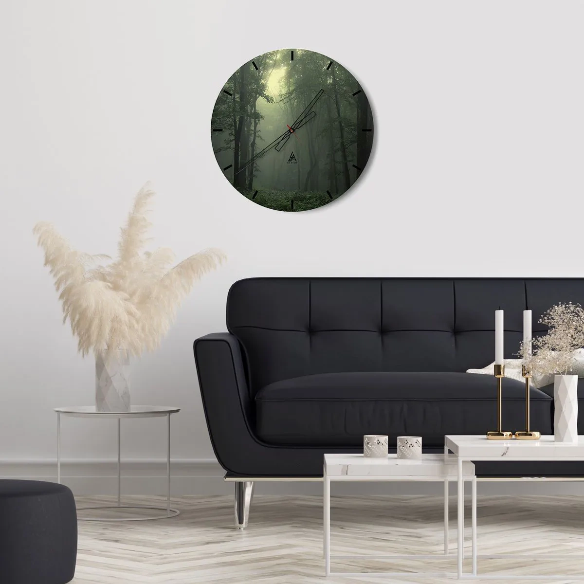 Nástenné hodiny - Zelený les v hmle s čiernymi ručičkami hodín - 30x30cm - Než sa prebudí - Moderná nástenná dekorácia do obývacej izby, kuchyne a spálne ARTTOR