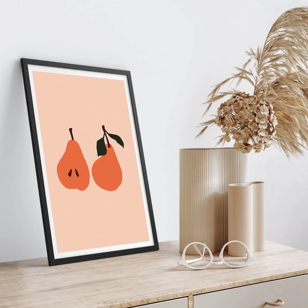 Plagát v čiernom ráme - Minimalistická ilustrácia dvoch hrušiek na béžovom pozadí. - 50x70cm - Číra sladkosť - Moderná nástenná dekorácia do obývacej izby a spálne ARTTOR