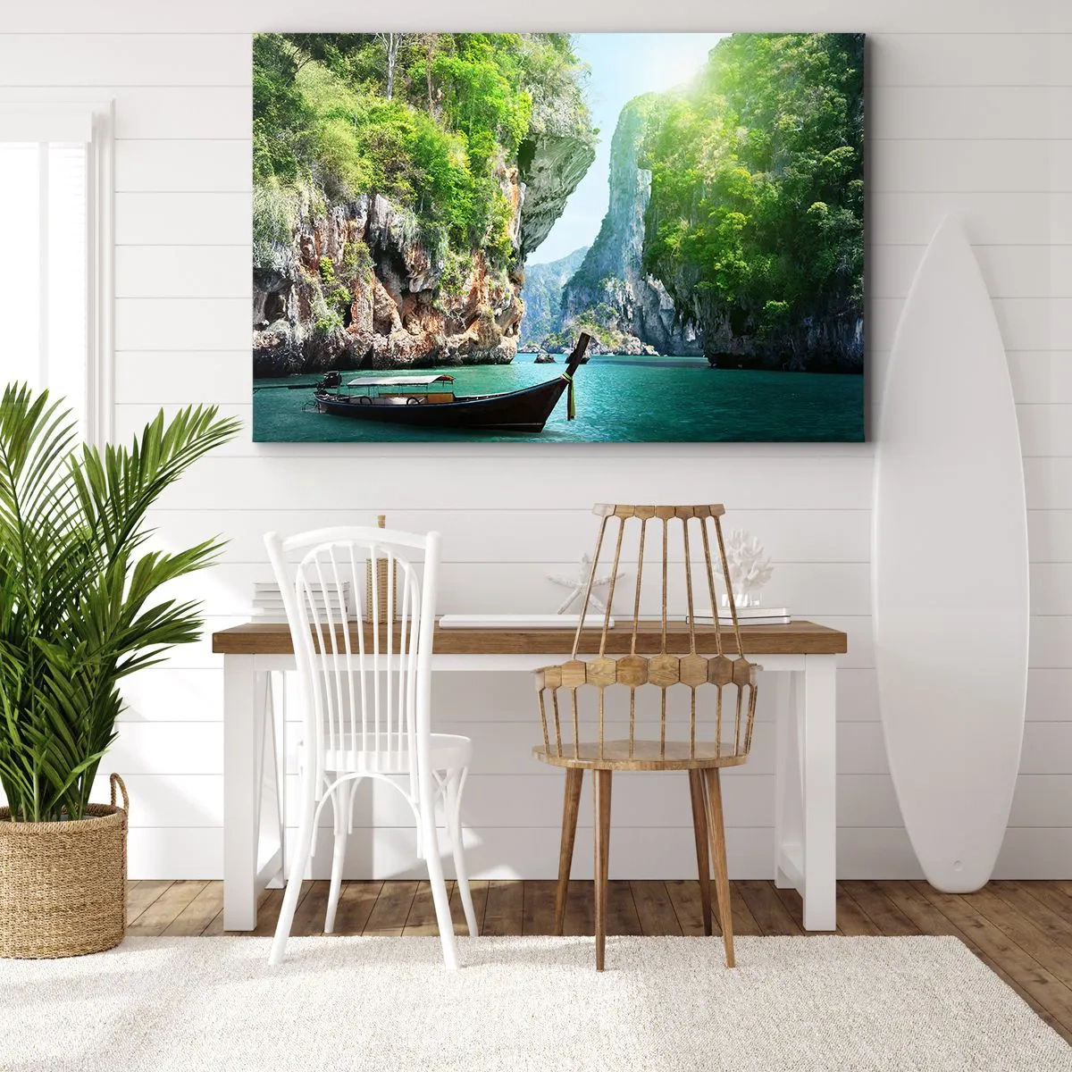 Obraz na plátne - Tradičná loď na pozadí tropických útesov a tyrkysovej vody - 70x50cm - Pozvánka na exotickú cestu - Moderná nástenná dekorácia do obývacej izby a spálne ARTTOR