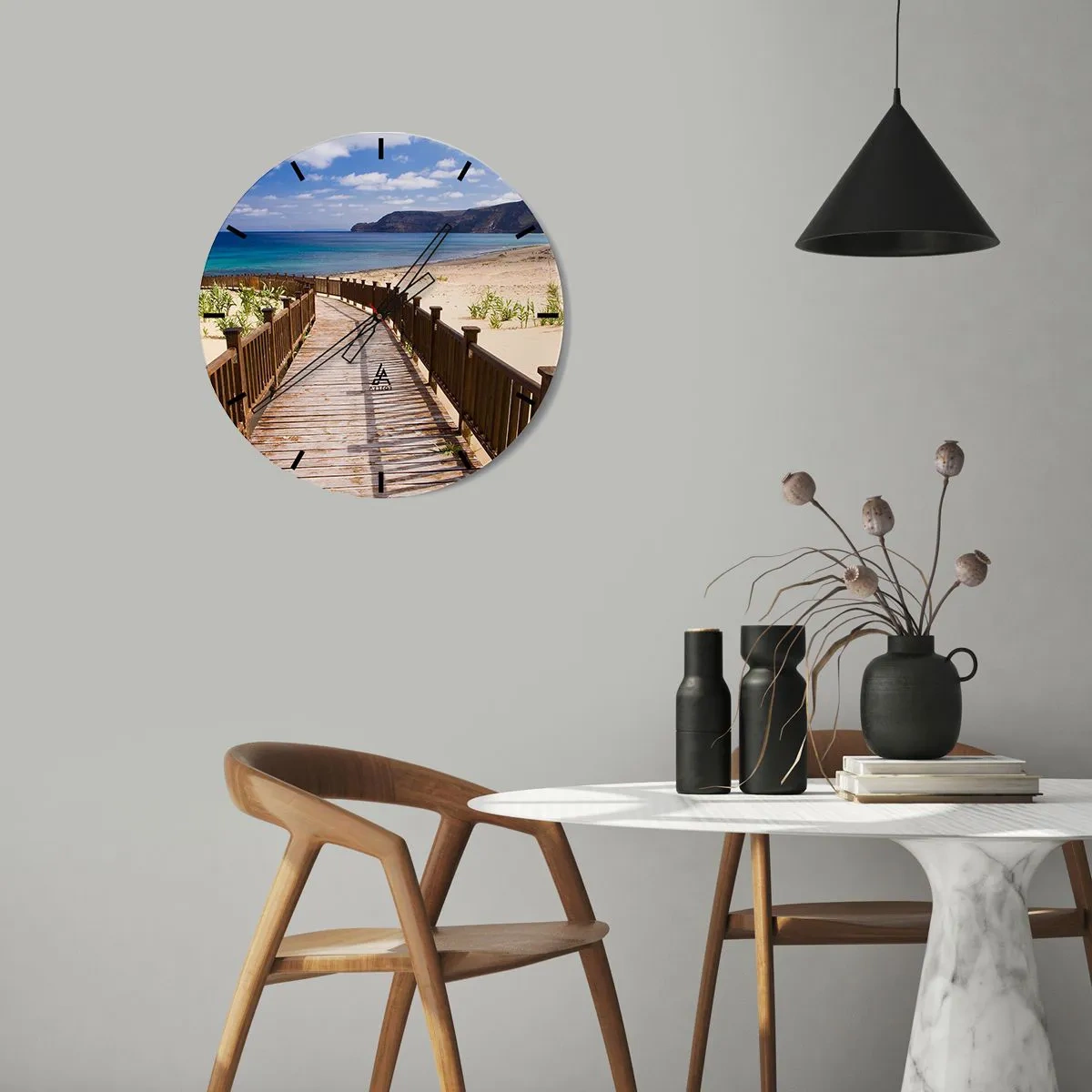 Nástenné hodiny - Drevená lávka vedúca na pláž pri modrom mori - 30x30cm - Vezmi ma na šťastné ostrovy - Moderná nástenná dekorácia do obývacej izby, kuchyne a spálne ARTTOR