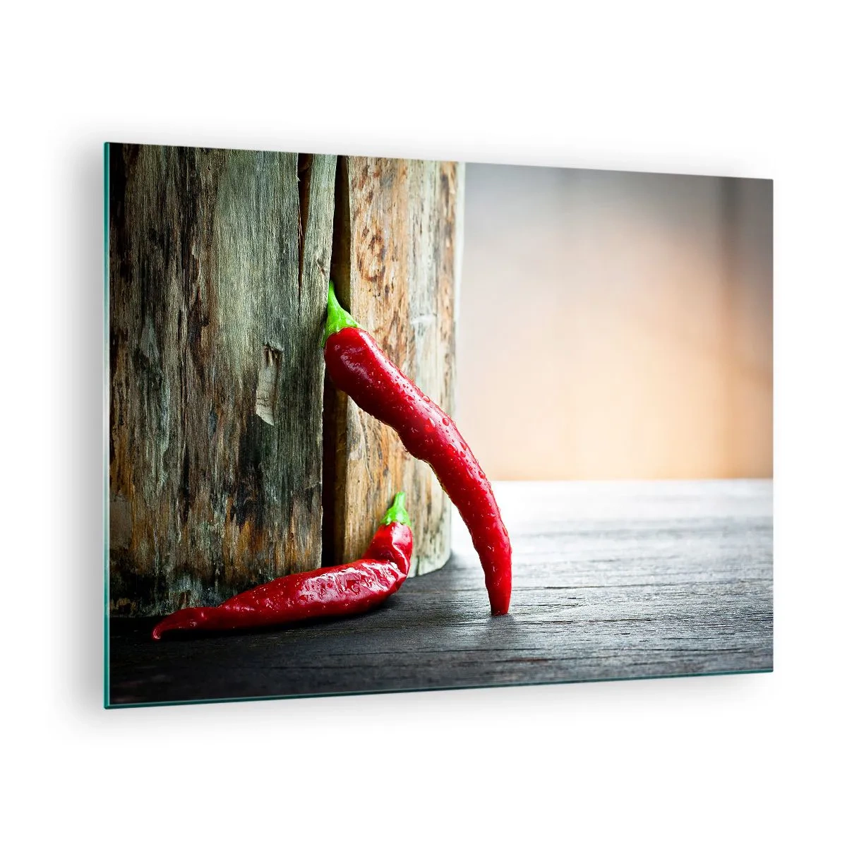 Obraz na skle - Červené chilli papričky na drevenom pozadí - 70x50cm - Red hot chili peppers - Moderná nástenná dekorácia do obývacej izby a spálne ARTTOR