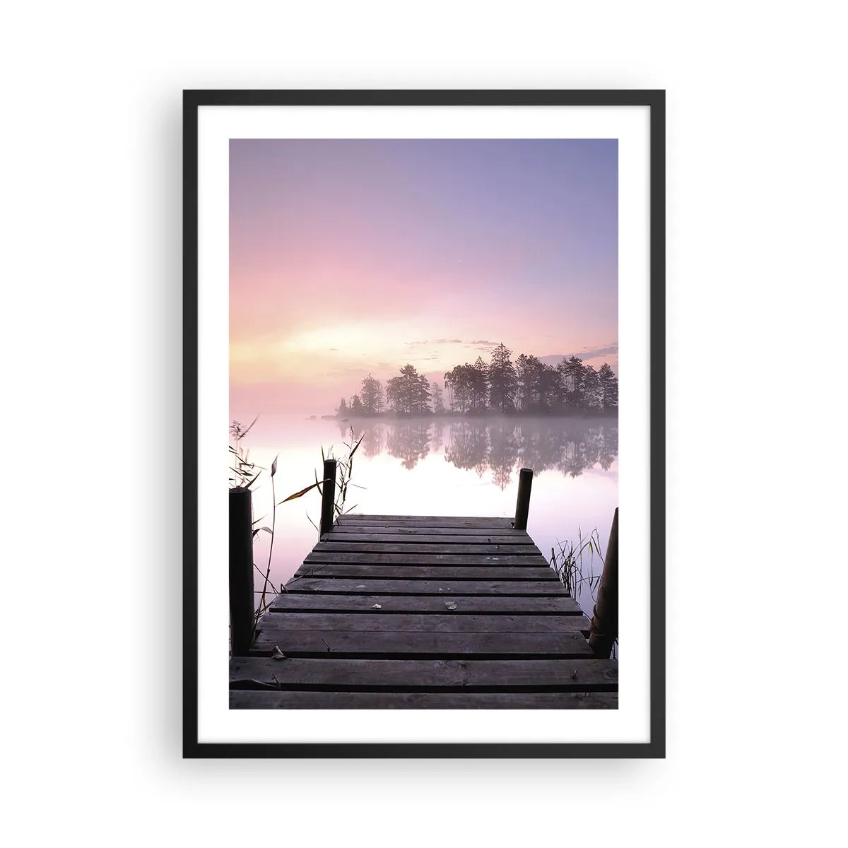 Plagát v čiernom ráme - Ráno mólo pri jazere v pastelových farbách - 50x70cm - Z ľaliovej hmly… - Moderná nástenná dekorácia do obývacej izby a spálne ARTTOR