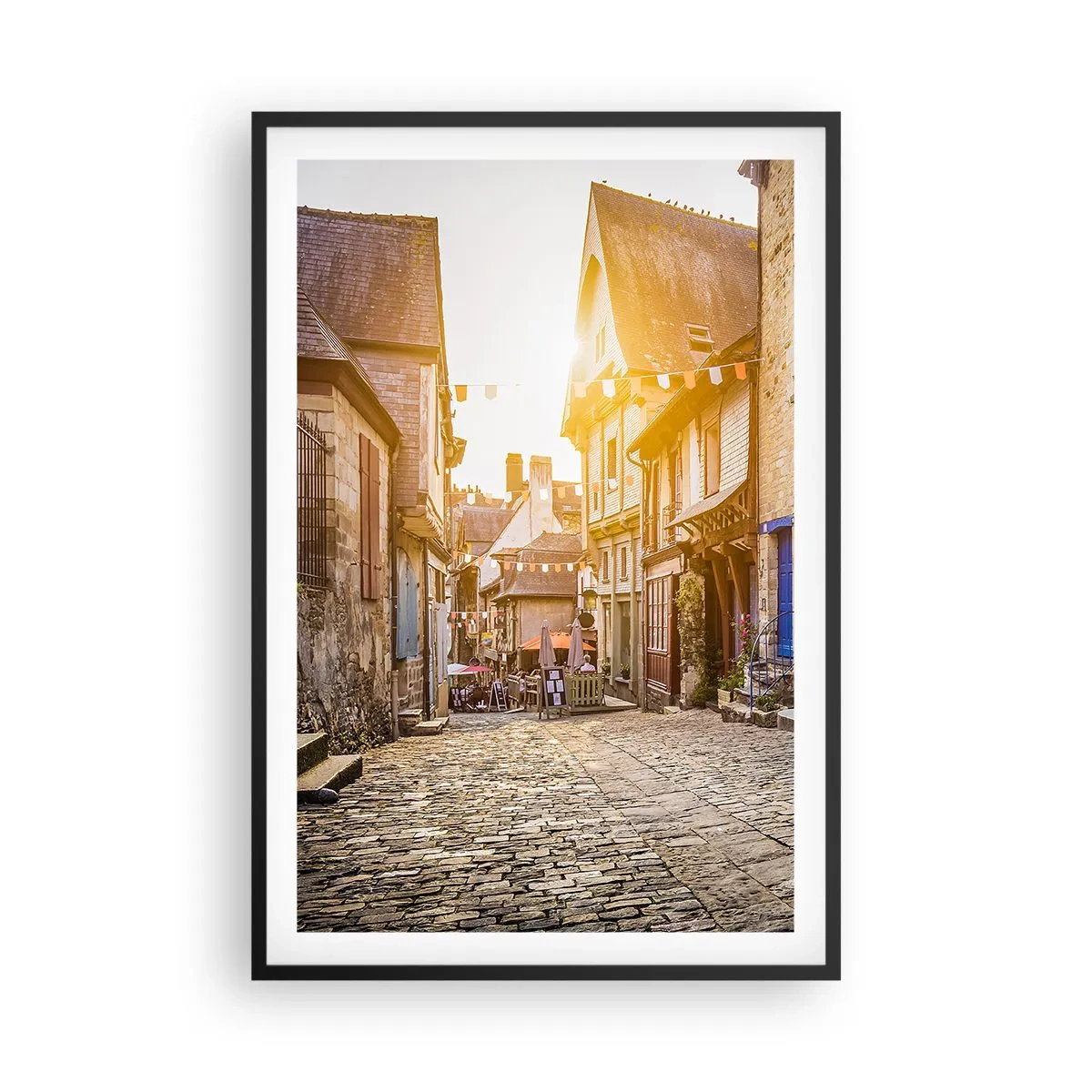 Plagát v čiernom ráme - Biely duch mestečka - 61x91 cm
