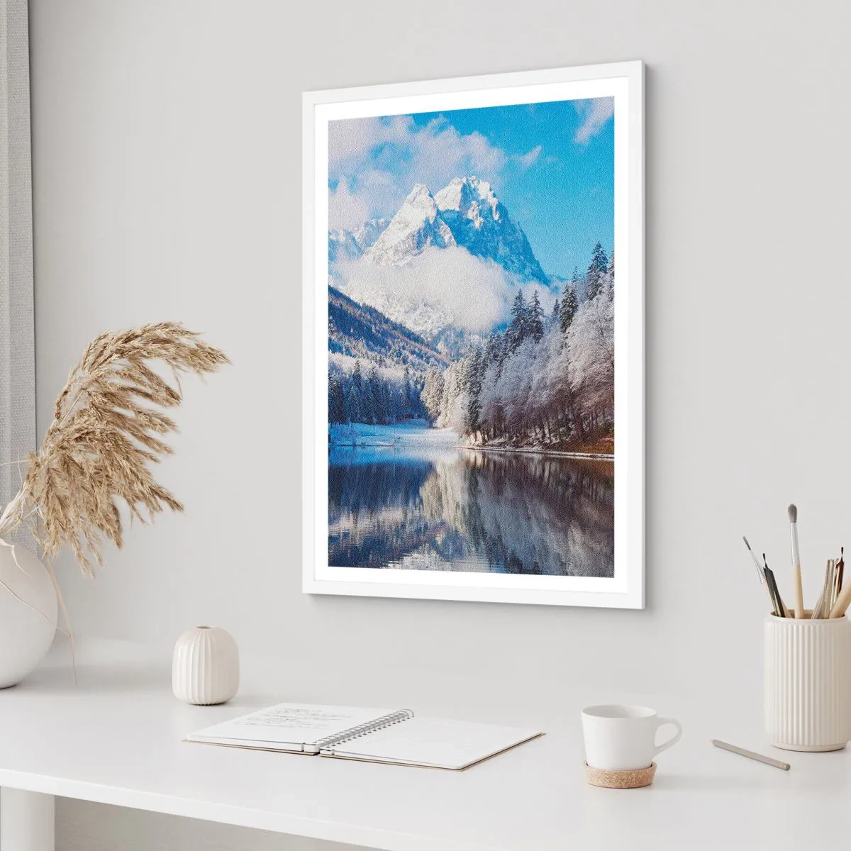 Plagát v bielom ráme - Snehová stráž - 61x91 cm