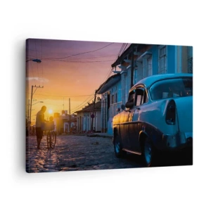 Obraz na plátne - Retro auto a bicykel na ulici vo svetle zapadajúceho slnka - 70x50cm - Tu spomaľuje čas - Moderná nástenná dekorácia do obývacej izby a spálne ARTTOR