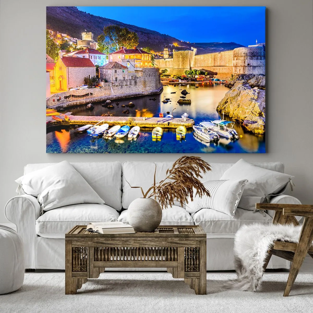 Obraz na plátne - Malebný prístav v noci s osvetlenými budovami - 70x50cm - Žiarivá noc nad Jadranom - Moderná nástenná dekorácia do obývacej izby a spálne ARTTOR
