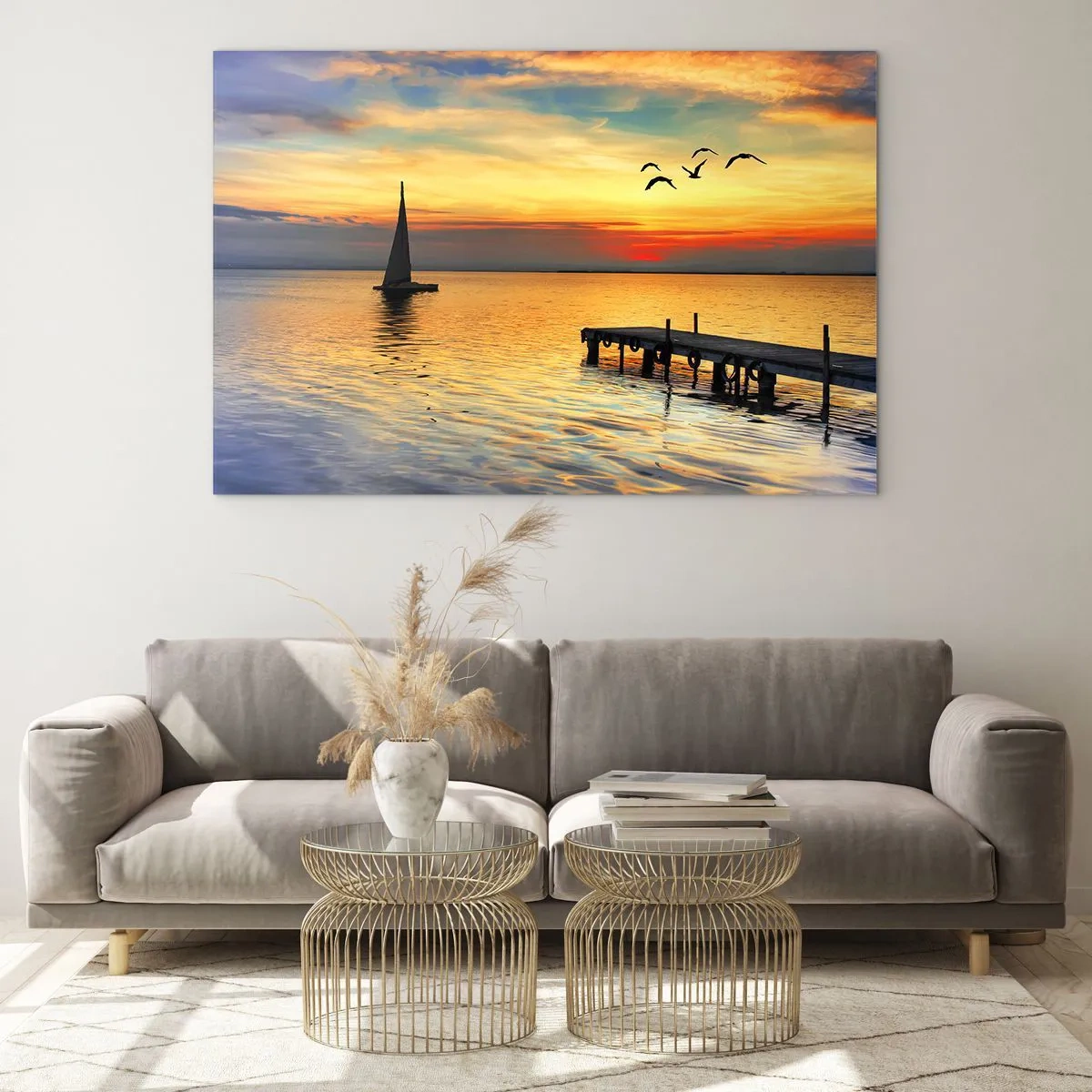 Obraz na skle - Plachetnica a mólo pri západe slnka na pokojnom jazere - 70x50cm - Večerné návraty - Moderná nástenná dekorácia do obývacej izby a spálne ARTTOR