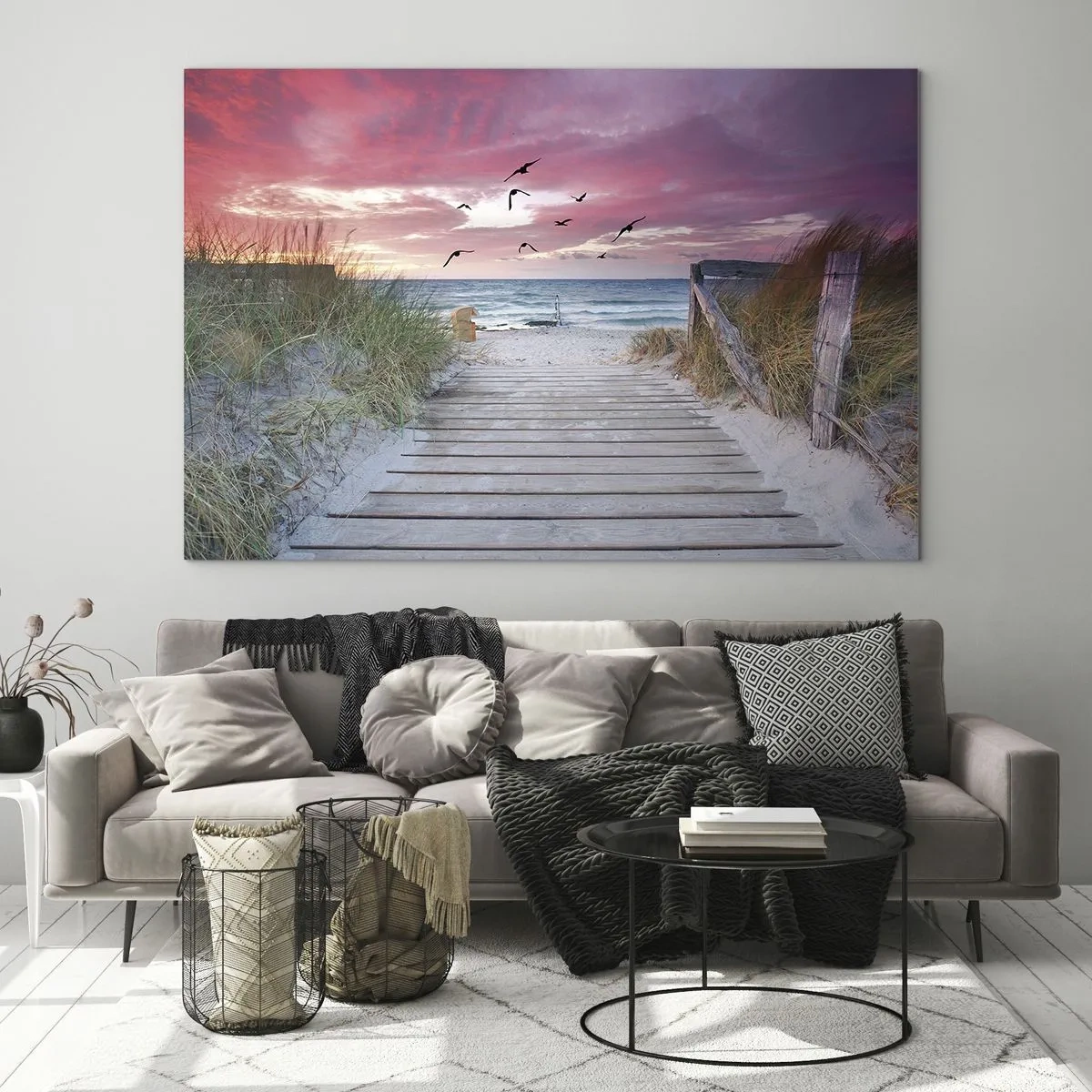 Obraz na skle - Cesta k pláži pri západe slnka s lietajúcimi vtákmi - 70x50cm - Baltská impresia - Moderná nástenná dekorácia do obývacej izby a spálne ARTTOR