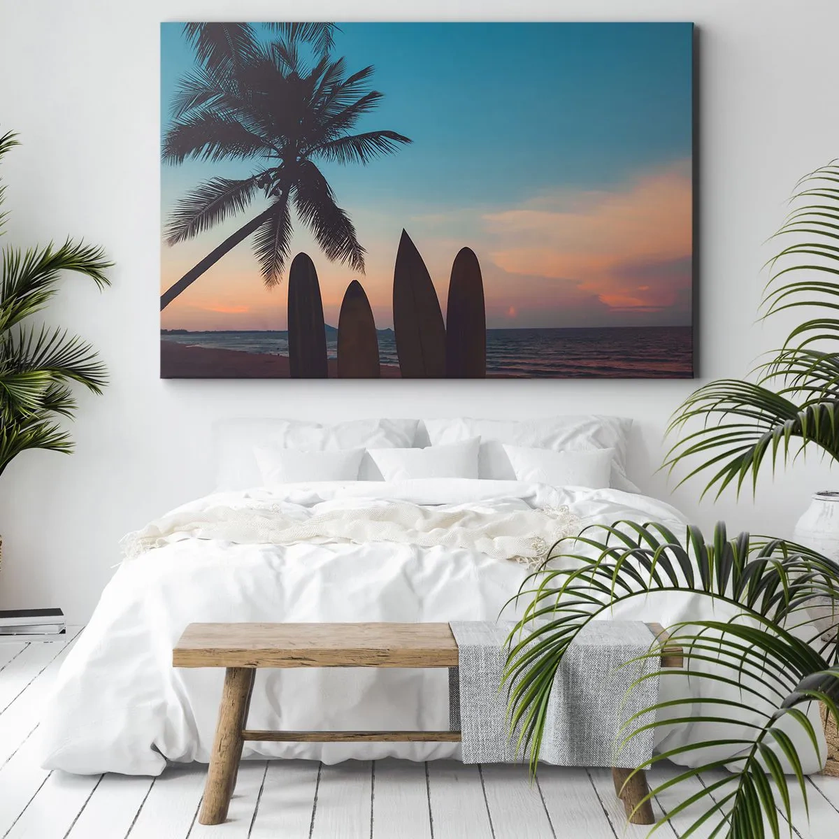 Obraz na plátne - Surfovacie dosky na pozadí palmy a západu slnka - 70x50cm - Zajtra bude tiež zábava - Moderná nástenná dekorácia do obývacej izby a spálne ARTTOR