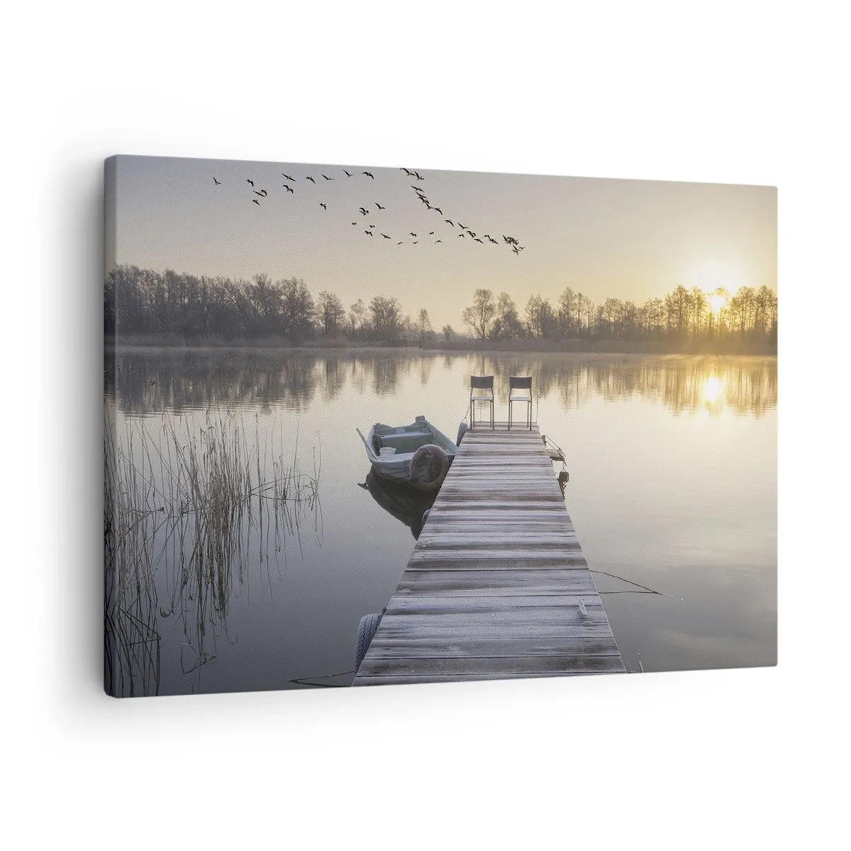 Obraz na plátne - Ranné mólo pri jazere s loďkou a stoličkami - 70x50cm - Časom sa vrátim - Moderná nástenná dekorácia do obývacej izby a spálne ARTTOR