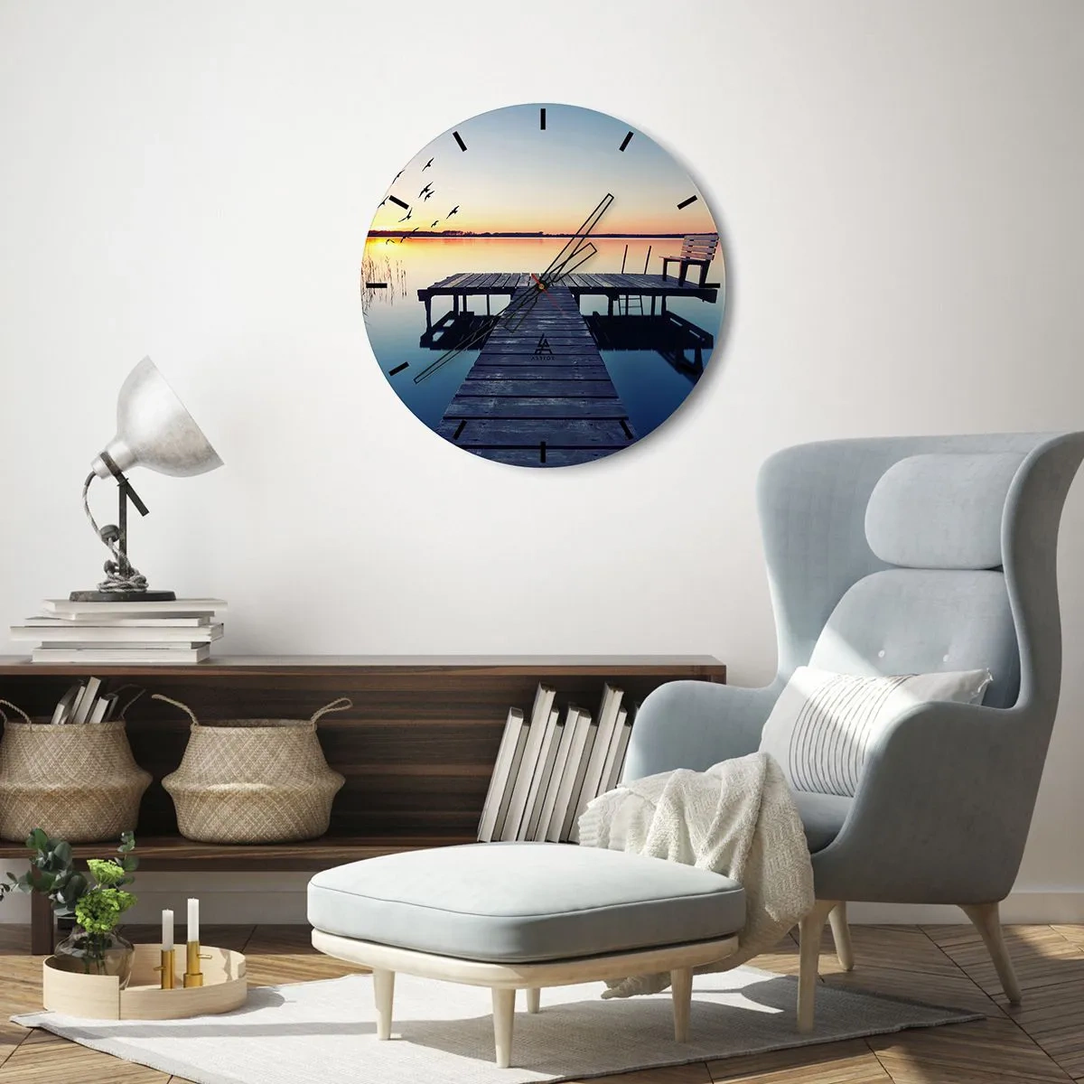 Nástenné hodiny - Mólo nad pokojným jazerom pri západe slnka - 30x30cm - To bol dobrý deň - Moderná nástenná dekorácia do obývacej izby, kuchyne a spálne ARTTOR