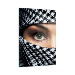 Obraz na skle - Portrét zahalenej zelenookej krásky - 50x70 cm