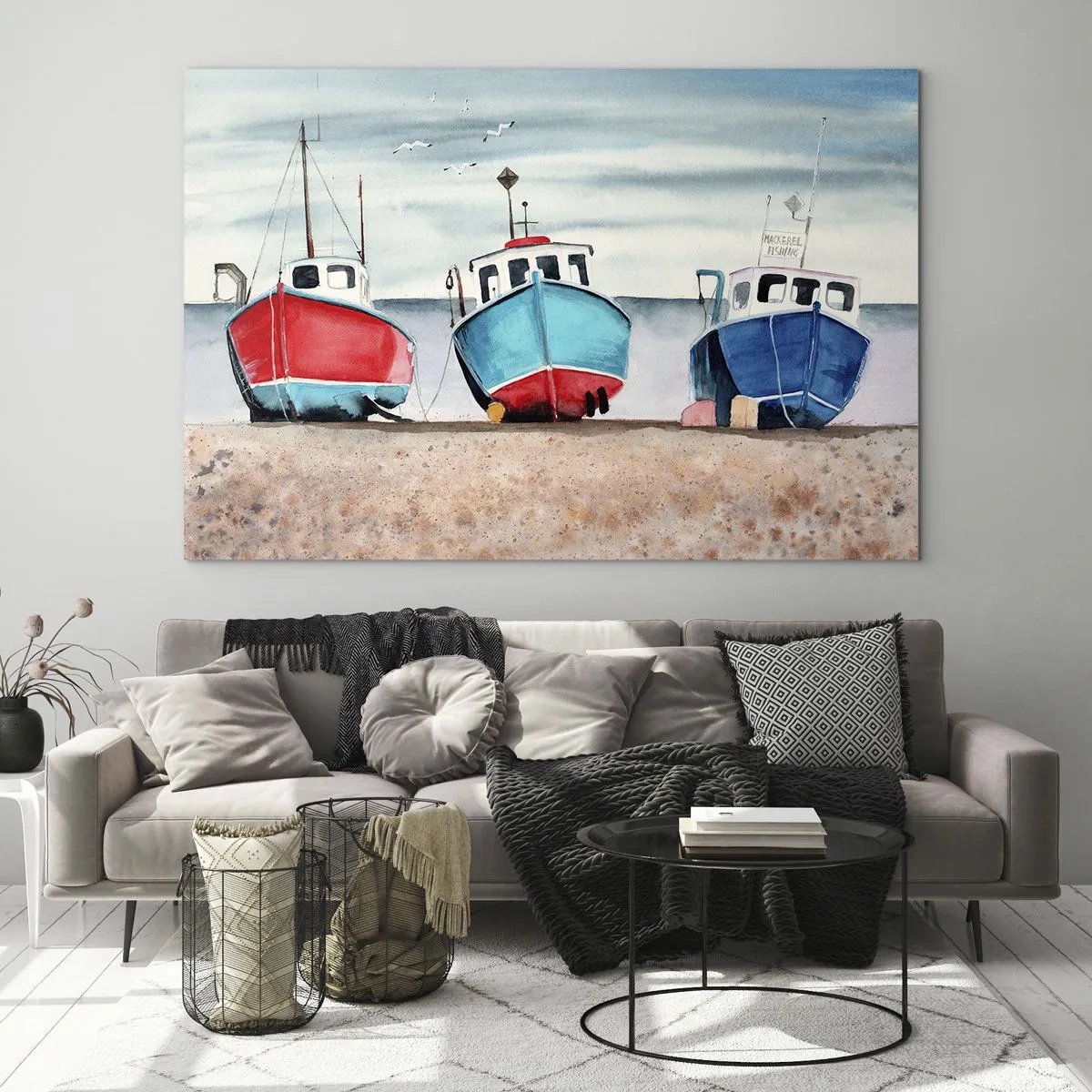 Obraz na skle - Tri farebné rybárske lode na pobreží - 70x50cm - Pripravené na úlovok - Moderná nástenná dekorácia do obývacej izby a spálne ARTTOR