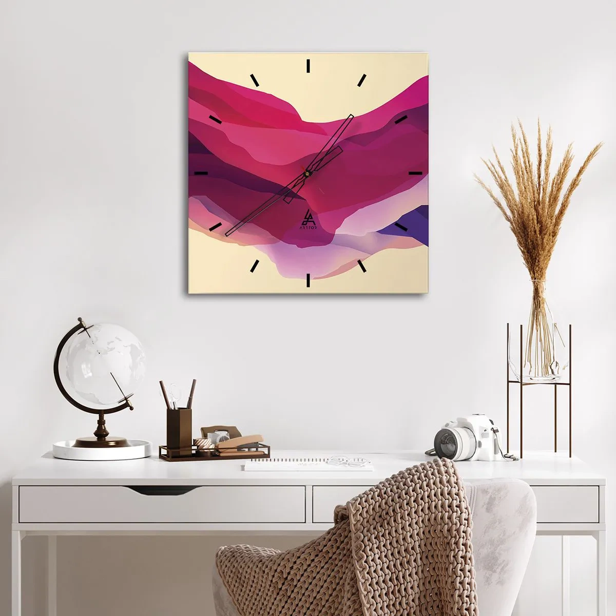 Nástenné hodiny - Fialové vlny - 30x30 cm