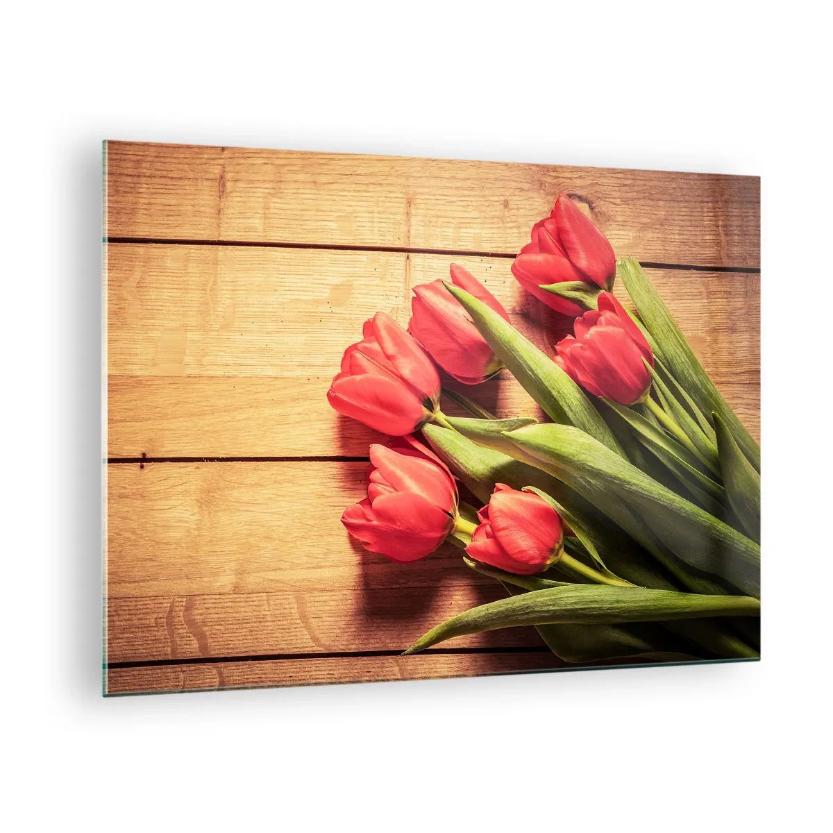 Obraz na skle - Červené tulipány na drevenej doske - 70x50cm - Jarné vyznanie - Moderná nástenná dekorácia do obývacej izby a spálne ARTTOR