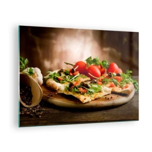 Obraz na skle - Pizza na drevenej doske s rukolou a paradajkami - 70x50cm - Priamo z pece a zo záhrady - Moderná nástenná dekorácia do obývacej izby a spálne ARTTOR