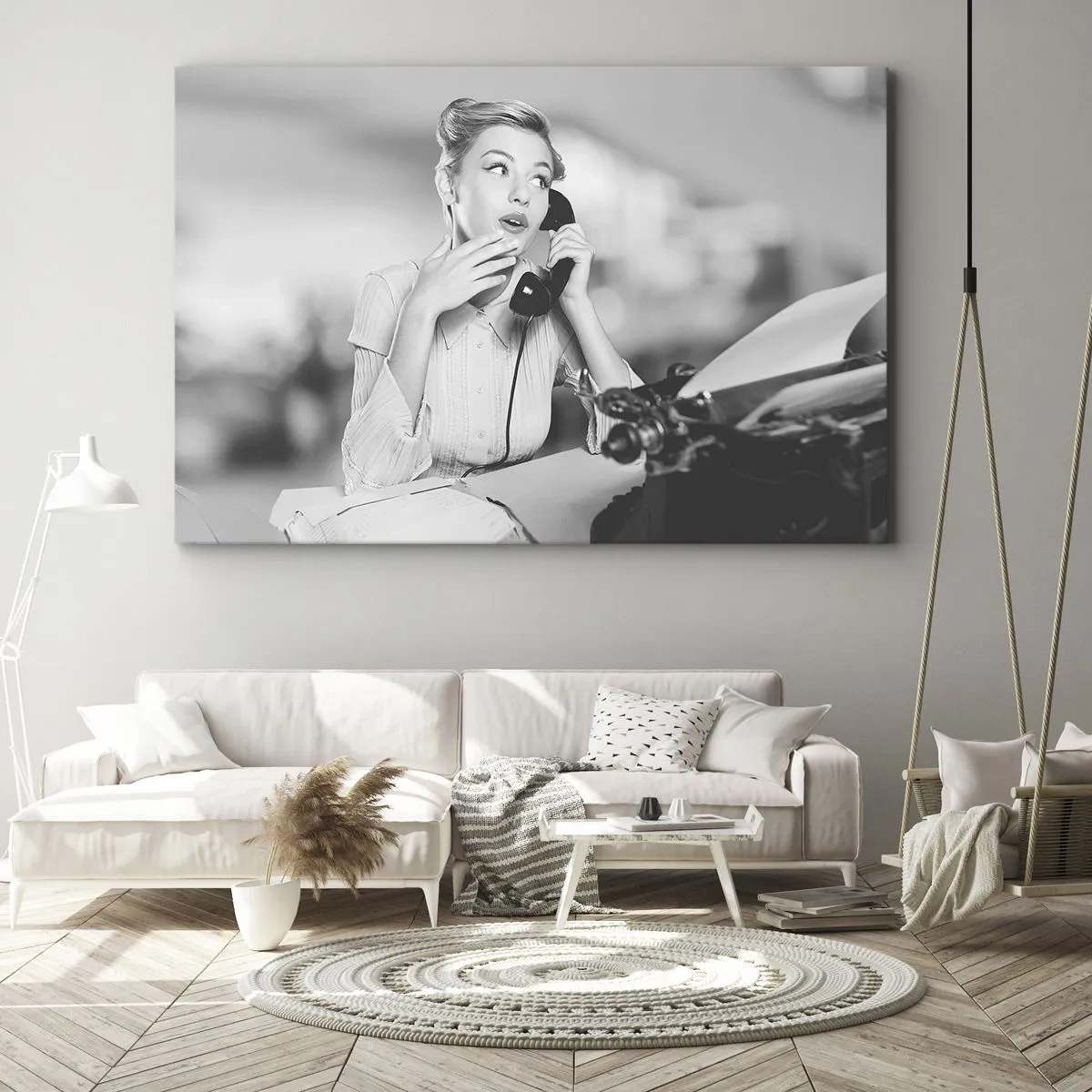 Obraz na plátne - Žena telefonuje za písacím strojom - 70x50cm - Halo, tu sú 50. roky. - Moderná nástenná dekorácia do obývacej izby a spálne ARTTOR