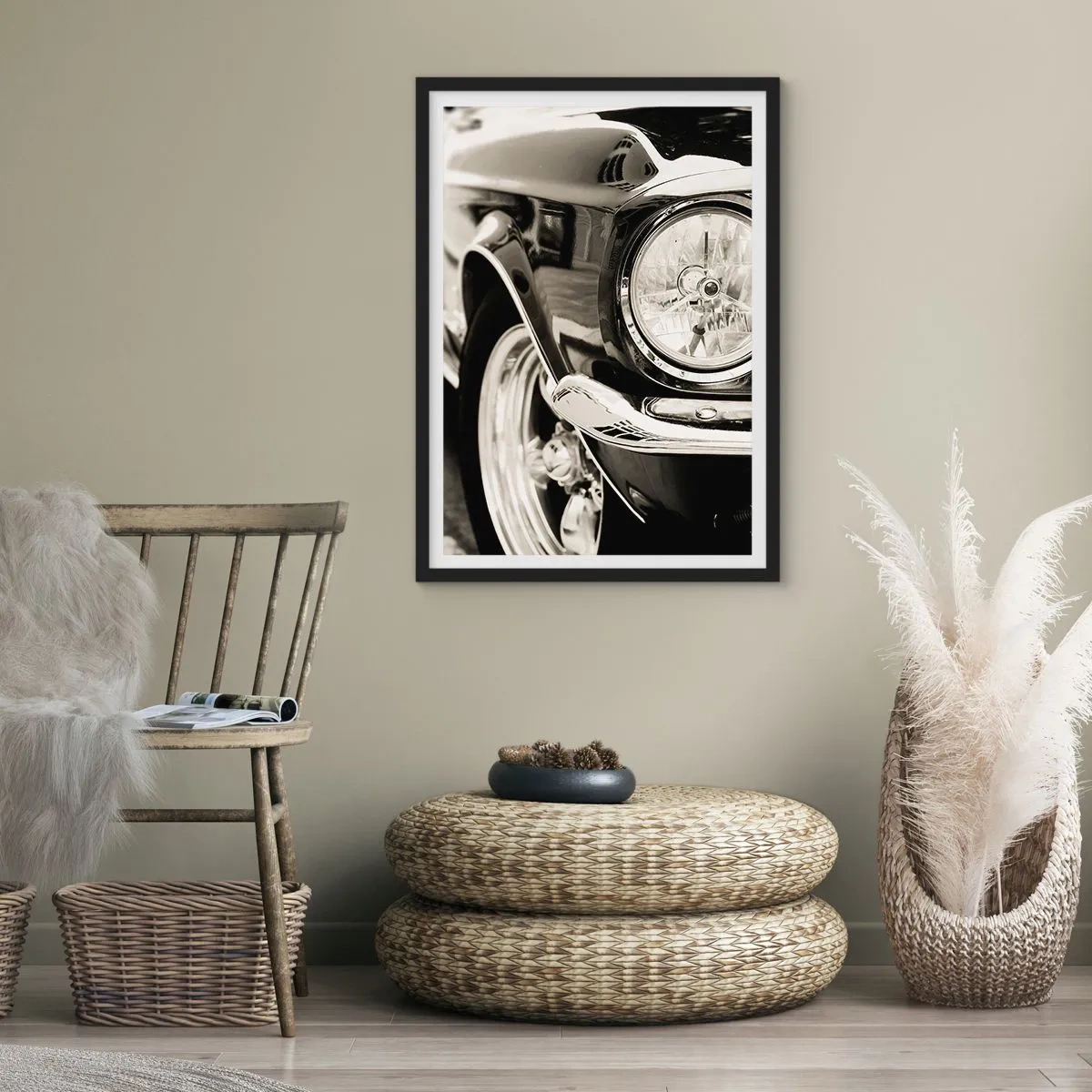 Plagát v čiernom ráme - Čiernobiely detailný záber svetlometu klasického auta. - 50x70cm - Nepominuteľný lesk - Moderná nástenná dekorácia do obývacej izby a spálne ARTTOR