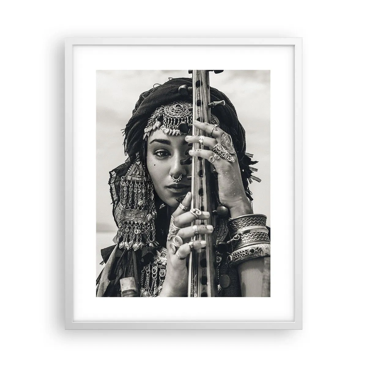 Plagát v bielom ráme - Samotná hudba orientu - 40x50 cm