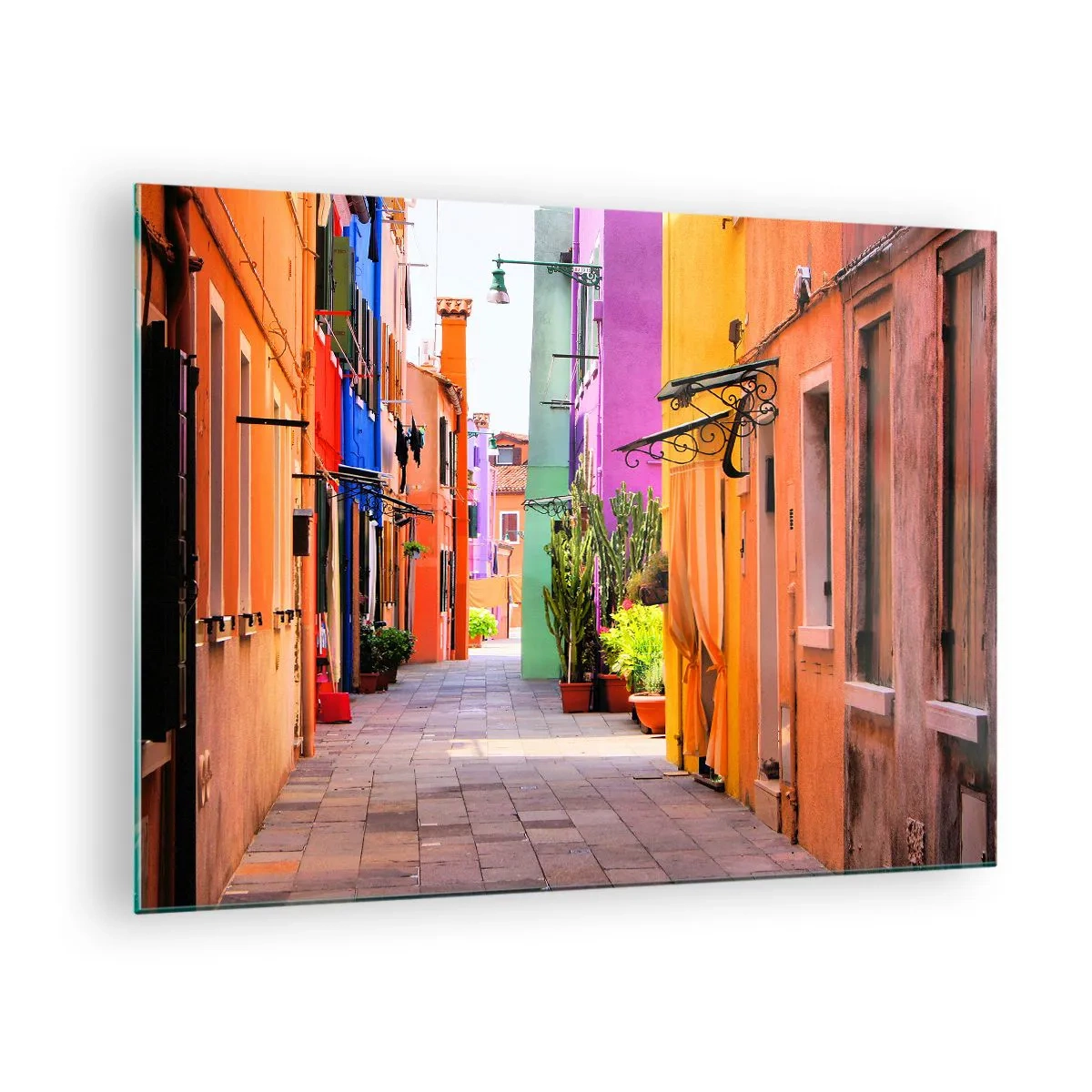 Obraz na skle - Farebná ulica s činžiakovými domami v teplých odtieňoch - 70x50cm - Dúhová ulička - Moderná nástenná dekorácia do obývacej izby a spálne ARTTOR