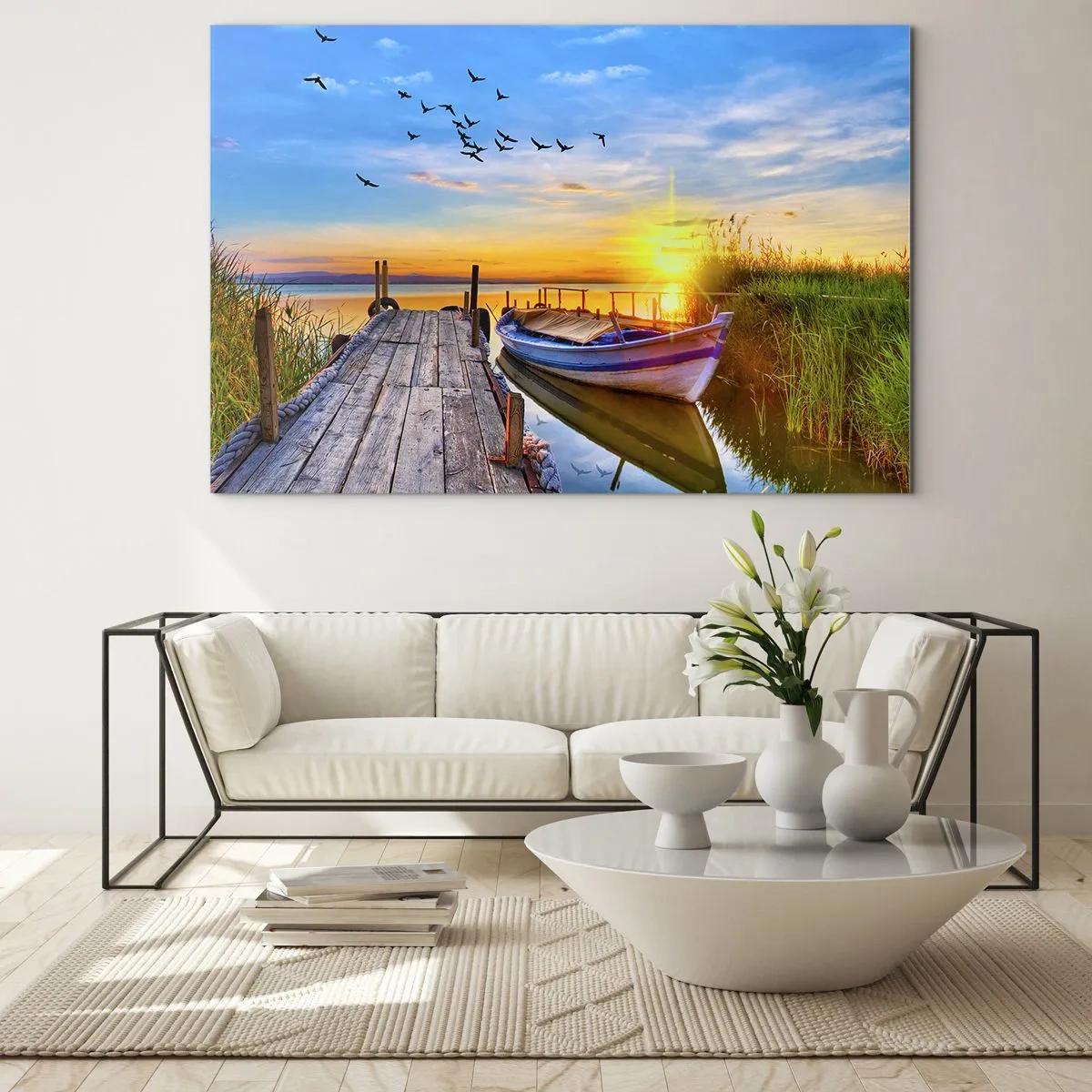 Obraz na skle - Drevené mólo nad jazerom s loďkou pri východe slnka - 70x50cm - Dovidenia, do zajtrajška - Moderná nástenná dekorácia do obývacej izby a spálne ARTTOR