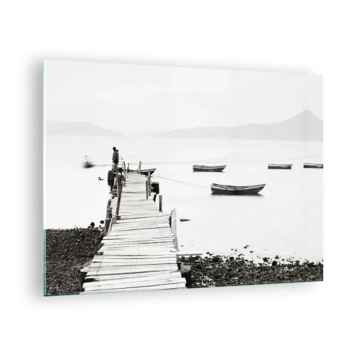 Obraz na skle - Čiernobiely pohľad na drevené mólo nad jazerom - 70x50cm - Pri tichej a čistej vode - Moderná nástenná dekorácia do obývacej izby a spálne ARTTOR