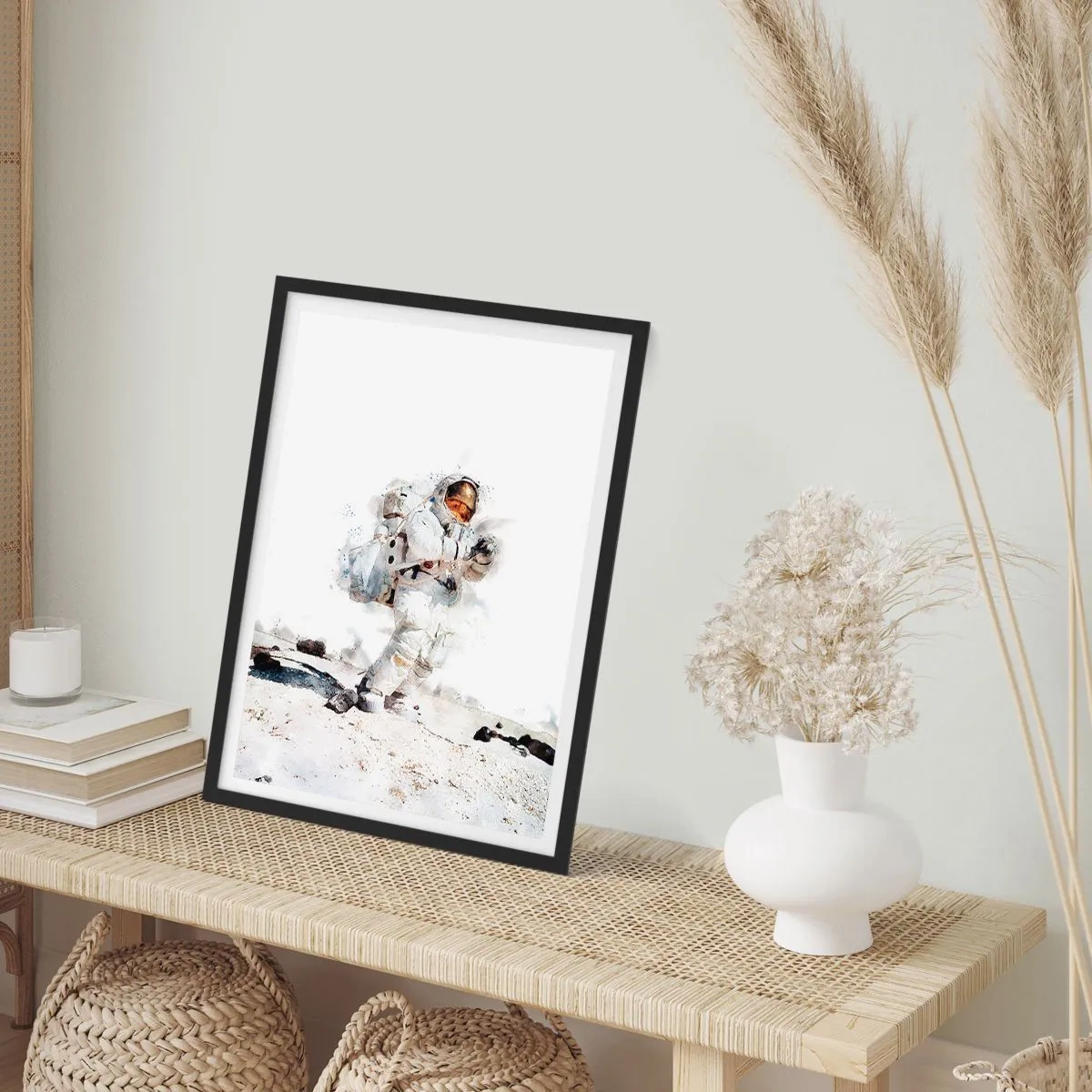 Plagát v čiernom ráme - Astronaut v skafandri na povrchu Mesiaca - 50x70cm - Posol Zeme - Moderná nástenná dekorácia do obývacej izby a spálne ARTTOR