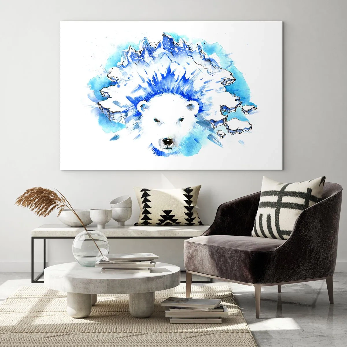 Obraz na skle - Ľadový medveď na pozadí ľadových hôr v odtieňoch modrej. - 70x50cm - Kráľ Arktídy s ľadovou korunou - Moderná nástenná dekorácia do obývacej izby a spálne ARTTOR
